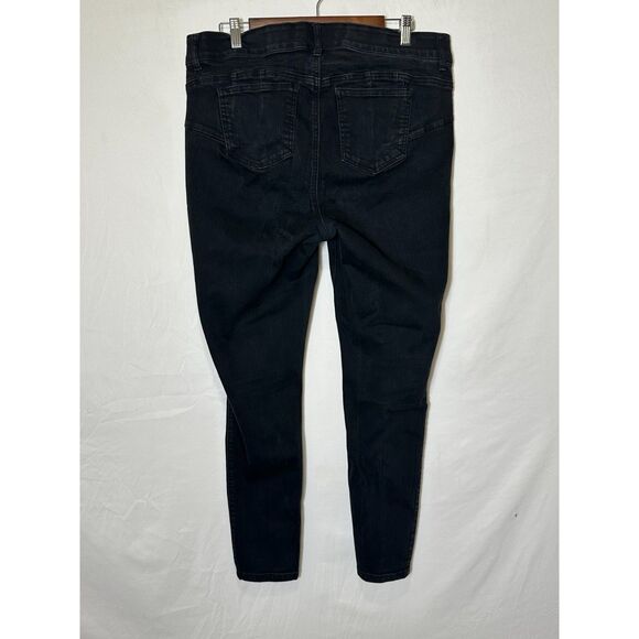 Torrid Women's Plus Size Mid Rise Bombshell Skinny Black Jeans, Size 16R - Picture 3 of 3